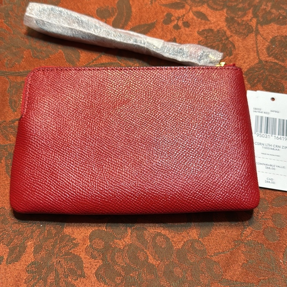 NWT Coach Cherry Red Leather Wristlet - Picture 4 of 8